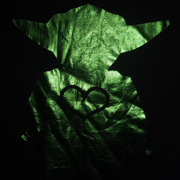 Star Wars S Black Metallic Green Yoda Top - Picture 2 of 3